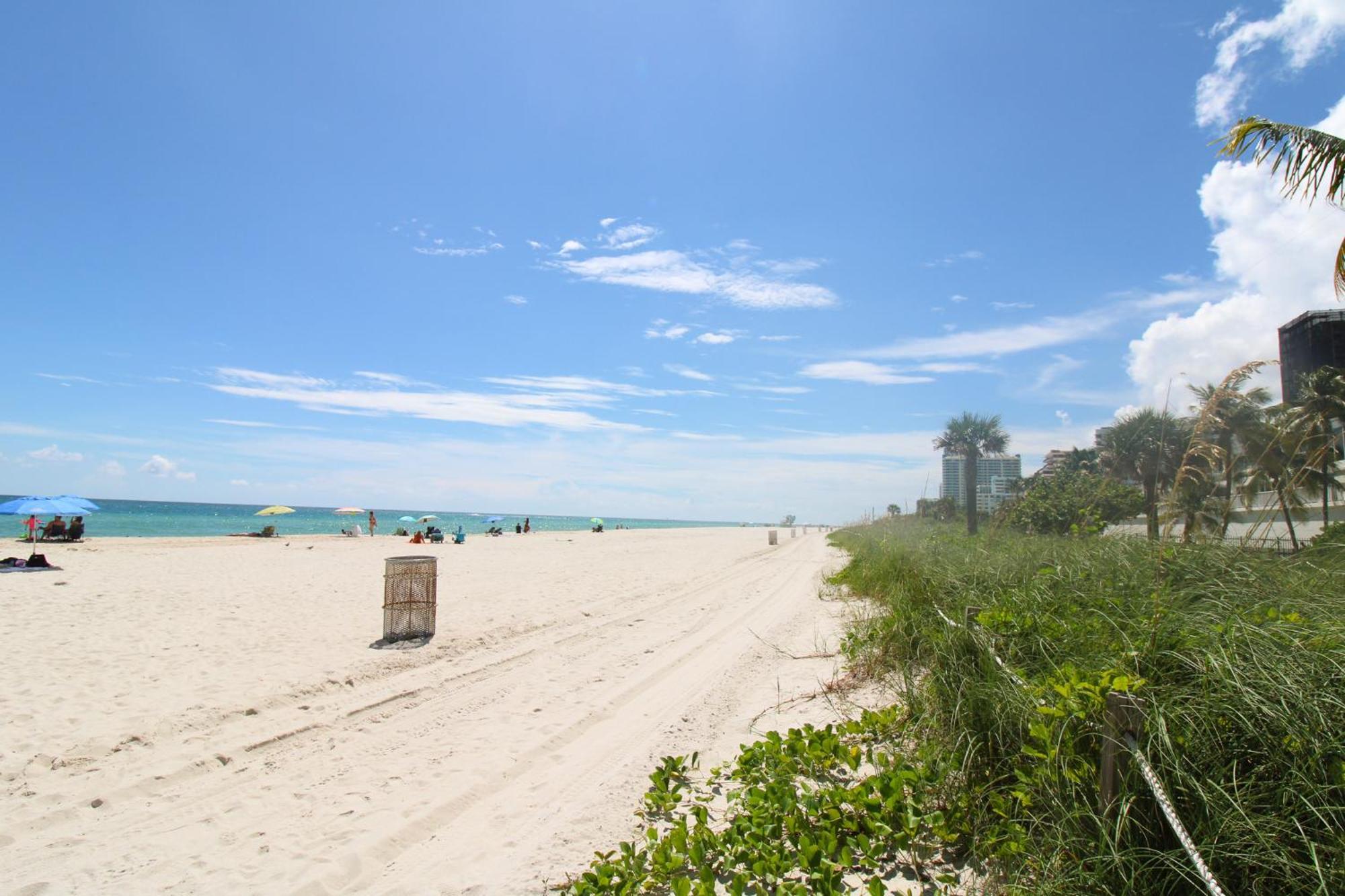 Large Corner Apartment For Up To 4 Guests With Free Parking And Direct Beach Access Miami Beach Exteriör bild